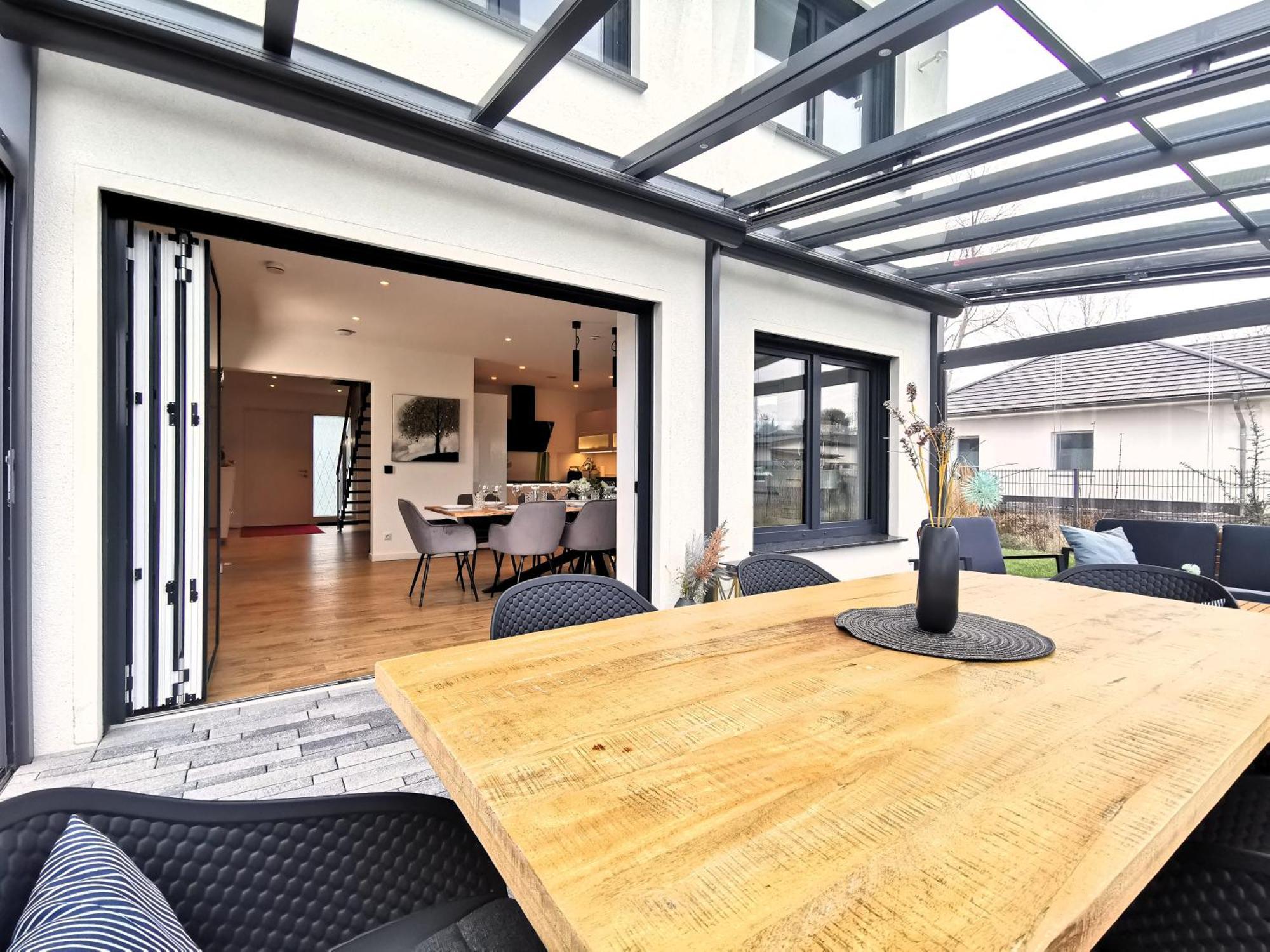 Bohnapartments Luxury Villa Berlin - 210Qm - Wintergarten - Kamin - 4 Kostenlose Parkplaetze - 6 Schlafzimmer - Neubau - Luxusausstattung Birkenwerder Esterno foto