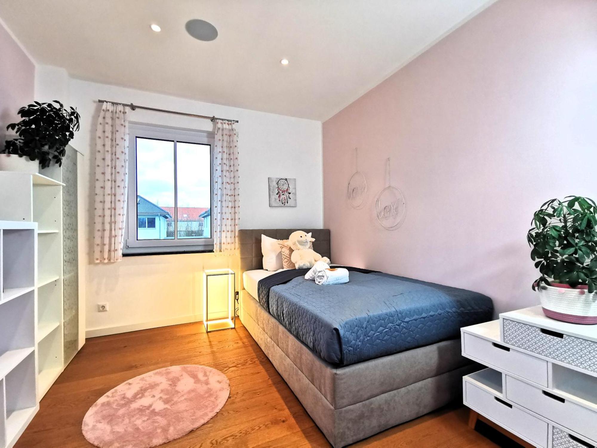 Bohnapartments Luxury Villa Berlin - 210Qm - Wintergarten - Kamin - 4 Kostenlose Parkplaetze - 6 Schlafzimmer - Neubau - Luxusausstattung Birkenwerder Esterno foto