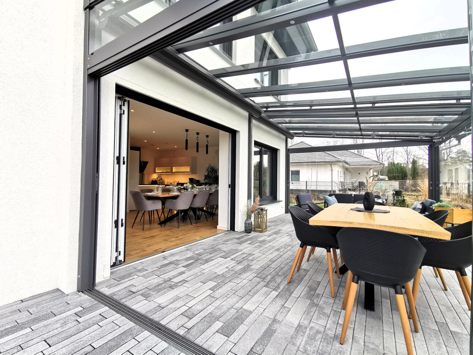 Bohnapartments Luxury Villa Berlin - 210Qm - Wintergarten - Kamin - 4 Kostenlose Parkplaetze - 6 Schlafzimmer - Neubau - Luxusausstattung Birkenwerder Esterno foto
